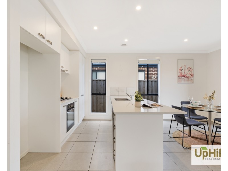 5 Mercury Road, Cranbourne East VIC 3977