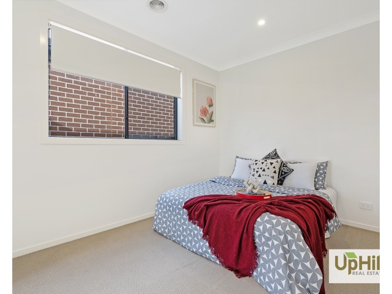 5 Mercury Road, Cranbourne East VIC 3977