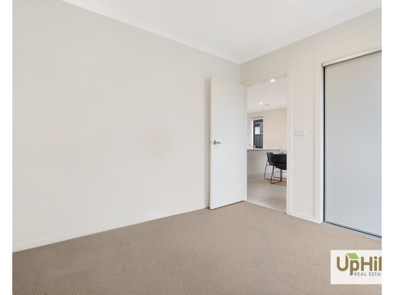 5 Mercury Road, Cranbourne East VIC 3977