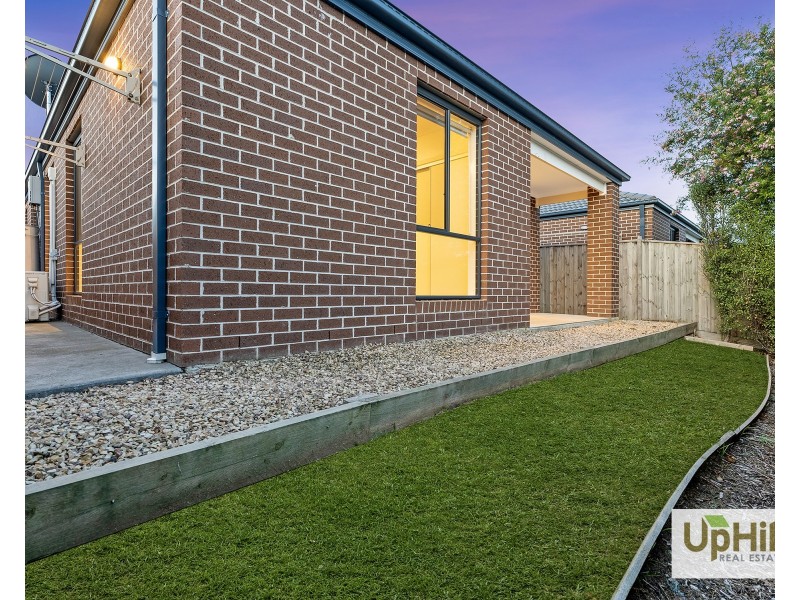 5 Mercury Road, Cranbourne East VIC 3977