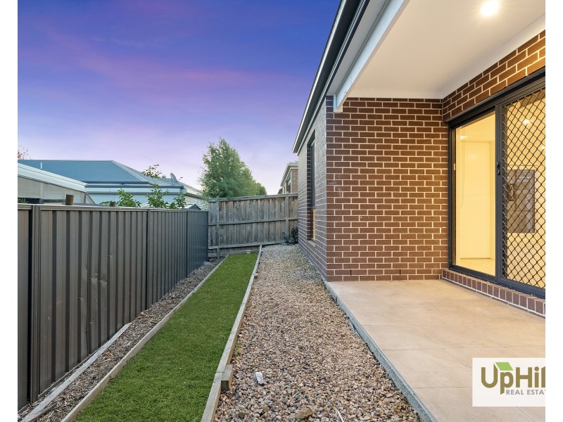 5 Mercury Road, Cranbourne East VIC 3977