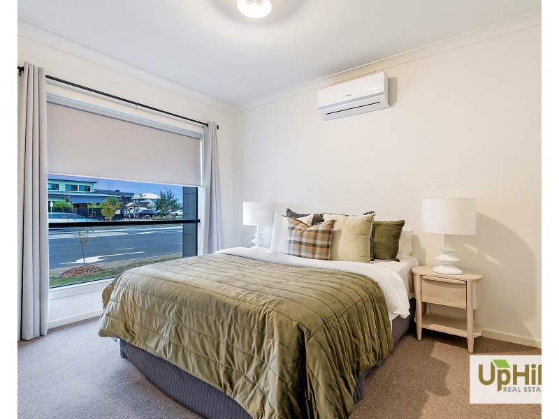 10 Plymouth Boulevard, Clyde North VIC 3978