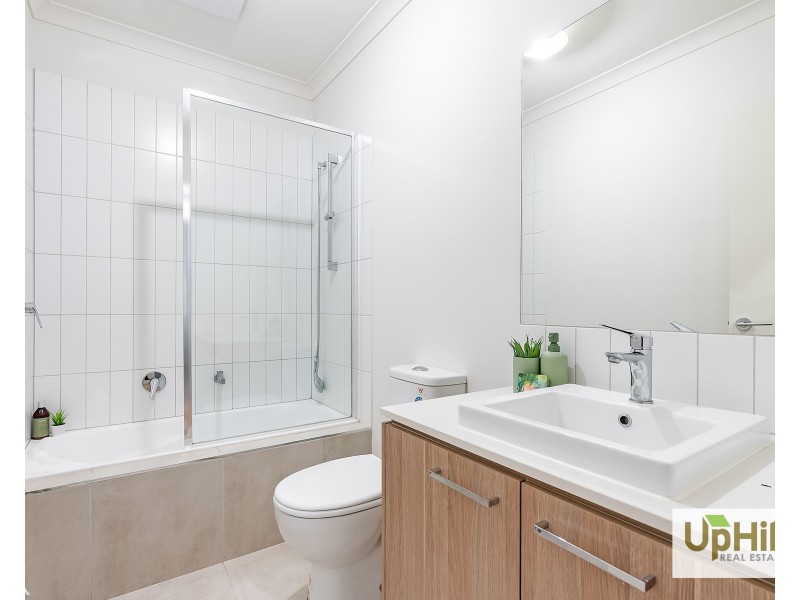 10 Plymouth Boulevard, Clyde North VIC 3978