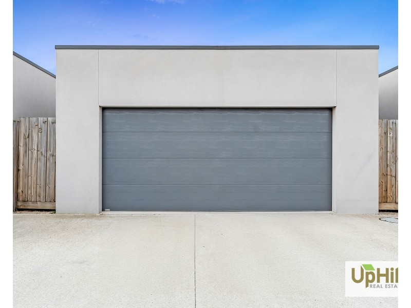 10 Plymouth Boulevard, Clyde North VIC 3978