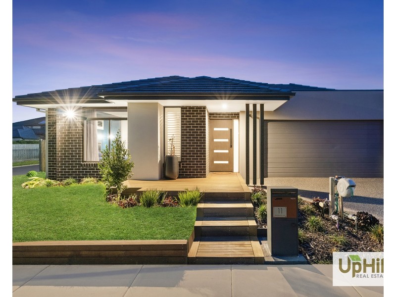 11 Handsome Avenue, Clyde North VIC 3978