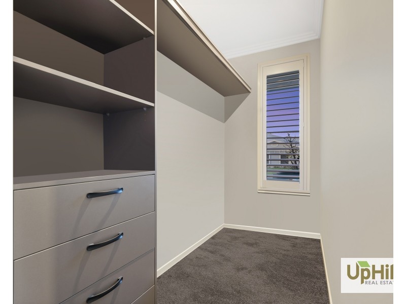 11 Handsome Avenue, Clyde North VIC 3978