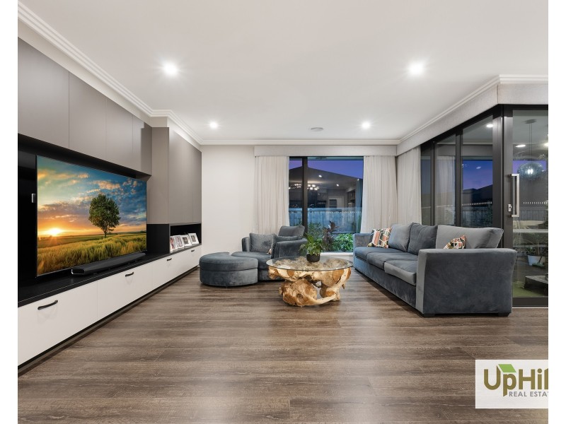 11 Handsome Avenue, Clyde North VIC 3978