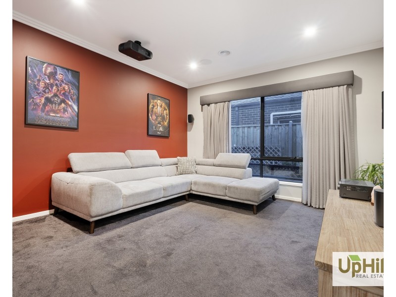 11 Handsome Avenue, Clyde North VIC 3978