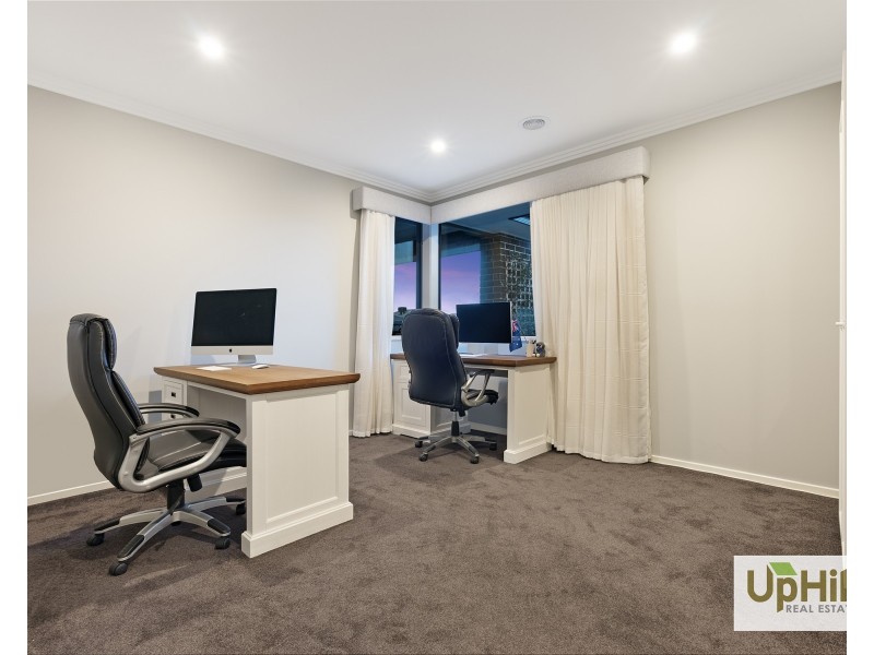 11 Handsome Avenue, Clyde North VIC 3978