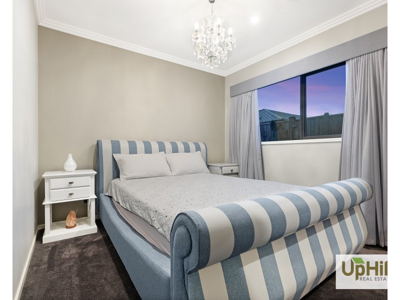 11 Handsome Avenue, Clyde North VIC 3978