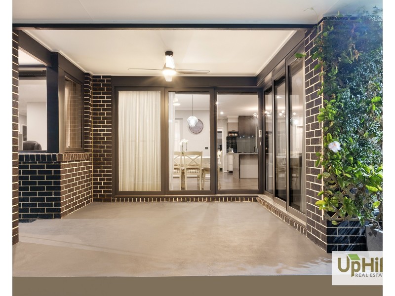 11 Handsome Avenue, Clyde North VIC 3978