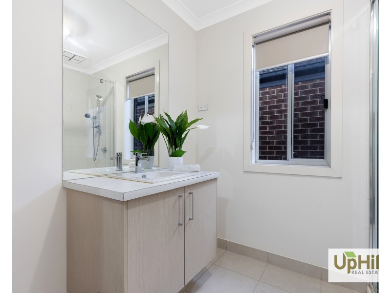 20 Sandymount Drive, Clyde North VIC 3978