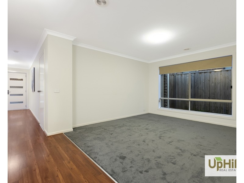 20 Sandymount Drive, Clyde North VIC 3978