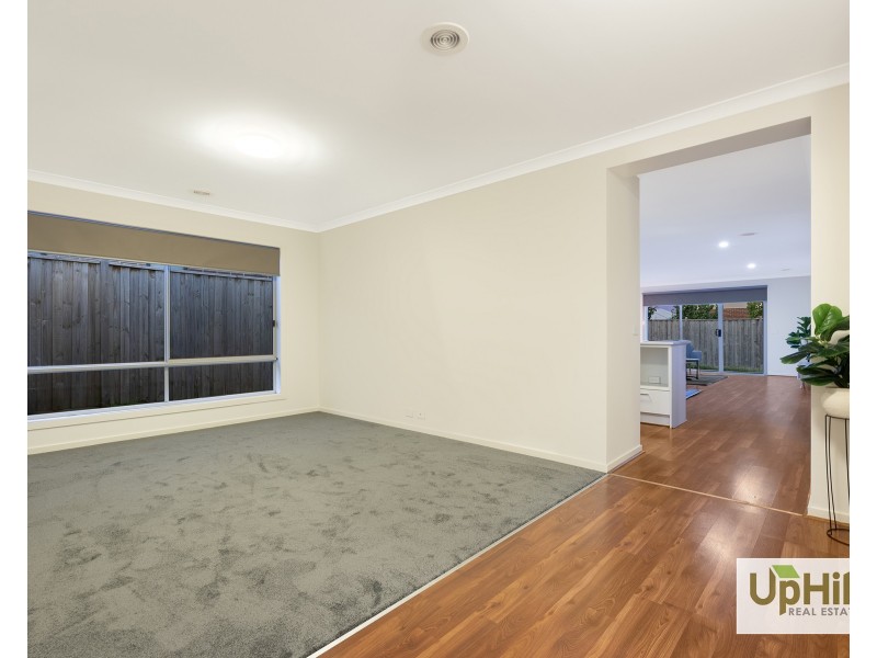 20 Sandymount Drive, Clyde North VIC 3978