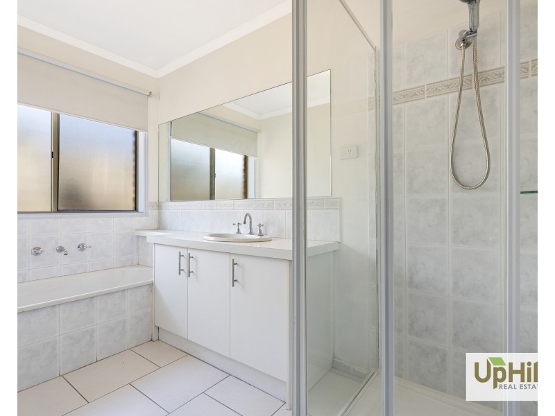 21 Cornwell Cres, Cranbourne East VIC 3977