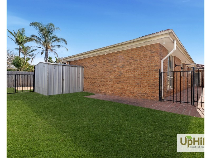 21 Cornwell Cres, Cranbourne East VIC 3977