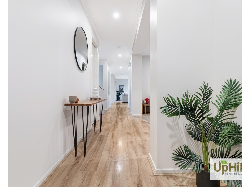 25 Holgate Avenue, Clyde North VIC 3978