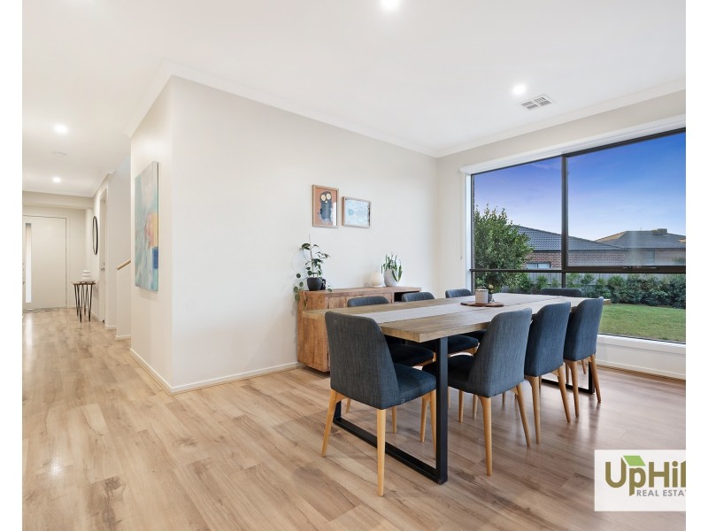 25 Holgate Avenue, Clyde North VIC 3978