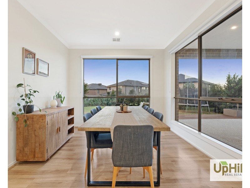 25 Holgate Avenue, Clyde North VIC 3978