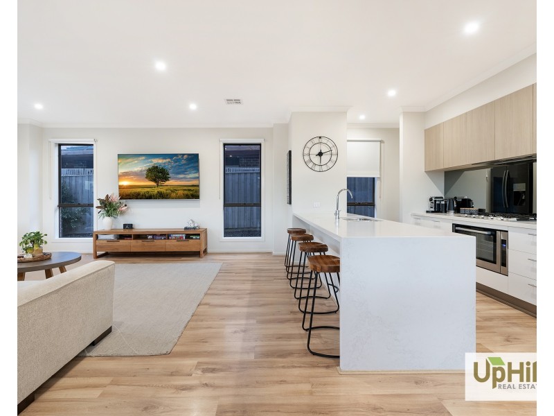 25 Holgate Avenue, Clyde North VIC 3978