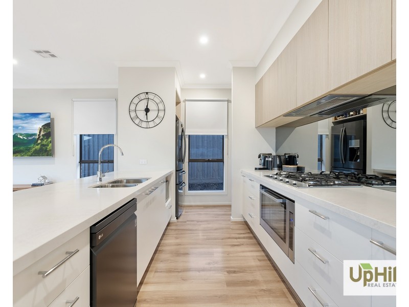 25 Holgate Avenue, Clyde North VIC 3978