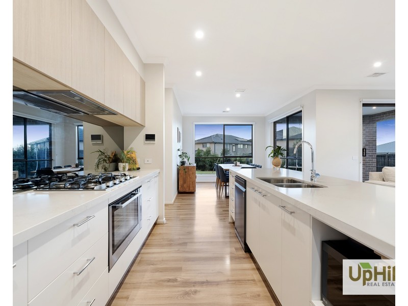 25 Holgate Avenue, Clyde North VIC 3978