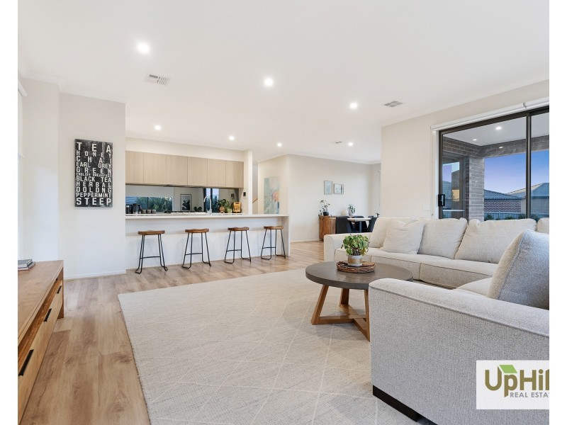 25 Holgate Avenue, Clyde North VIC 3978