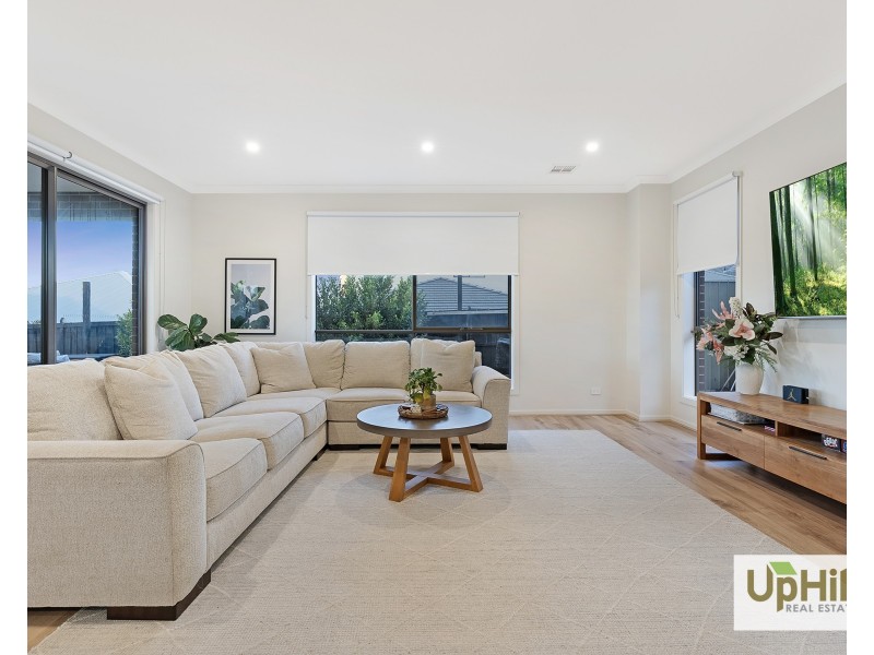 25 Holgate Avenue, Clyde North VIC 3978