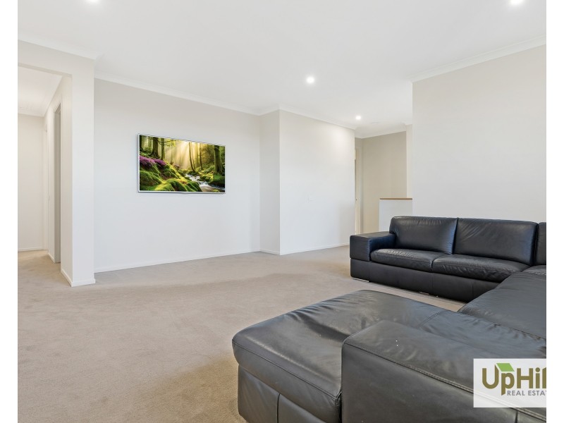 25 Holgate Avenue, Clyde North VIC 3978