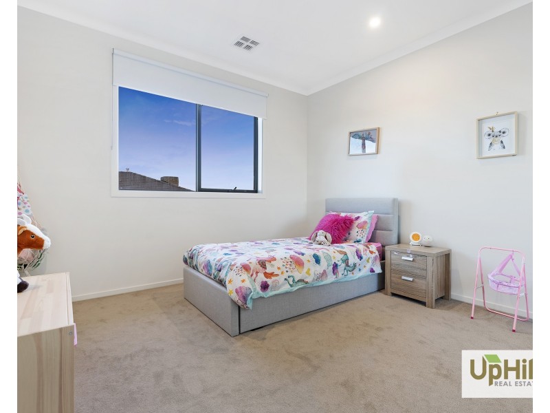 25 Holgate Avenue, Clyde North VIC 3978