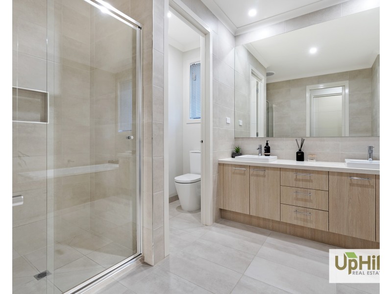 25 Holgate Avenue, Clyde North VIC 3978