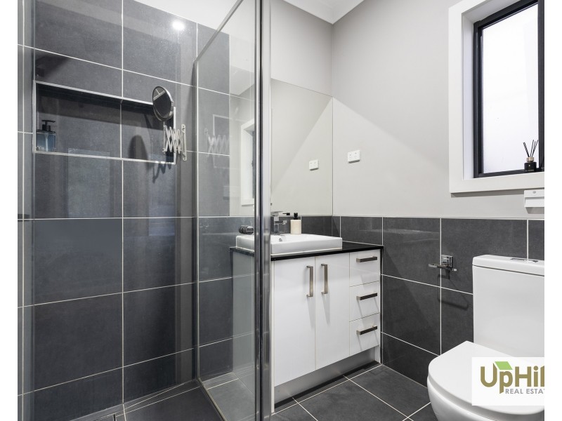 226 Heather Grove, Clyde North VIC 3978