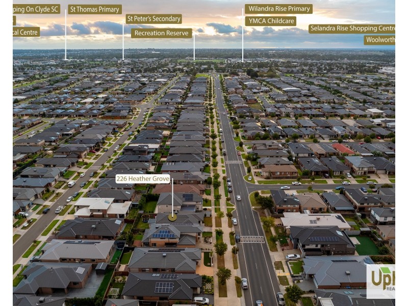 226 Heather Grove, Clyde North VIC 3978