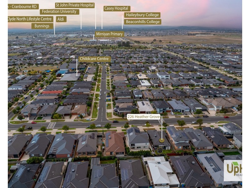 226 Heather Grove, Clyde North VIC 3978