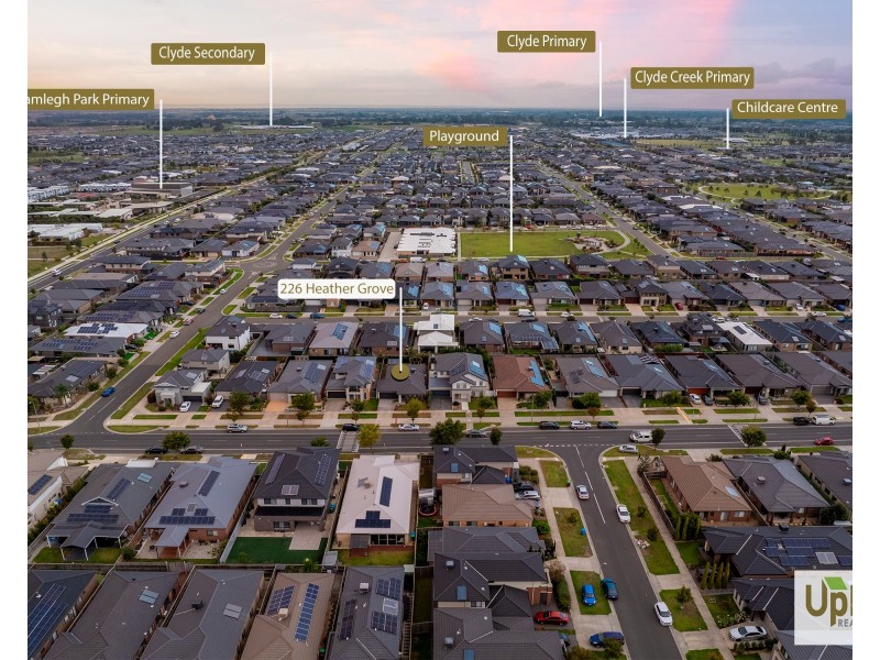 226 Heather Grove, Clyde North VIC 3978