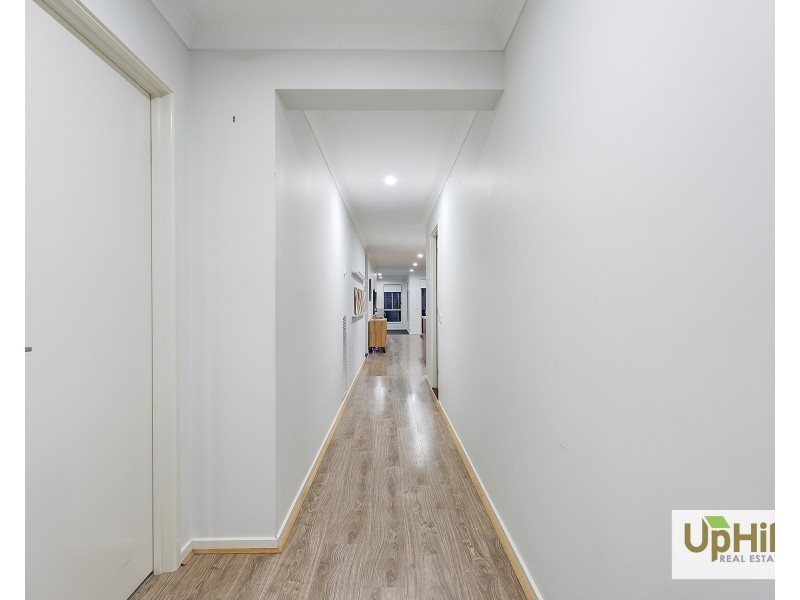 62 Chesney Circuit, Clyde VIC 3978