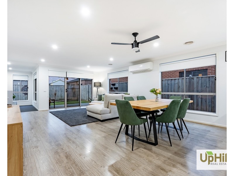 62 Chesney Circuit, Clyde VIC 3978