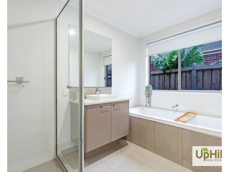 62 Chesney Circuit, Clyde VIC 3978