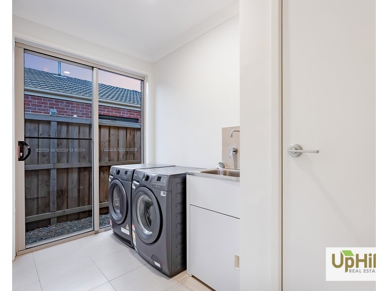 62 Chesney Circuit, Clyde VIC 3978