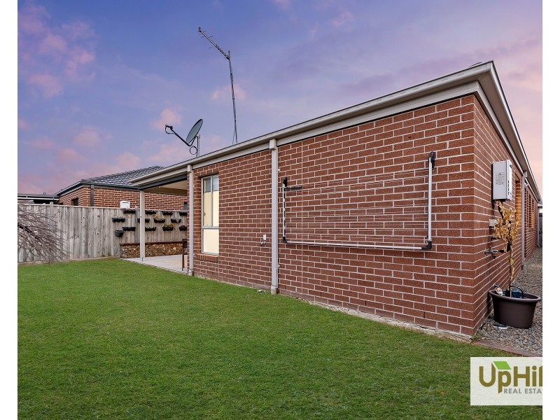 62 Chesney Circuit, Clyde VIC 3978
