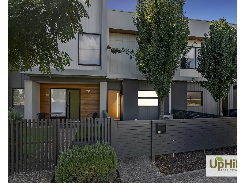 51 Villager St, Cranbourne East VIC 3977