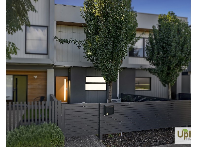 51 Villager St, Cranbourne East VIC 3977