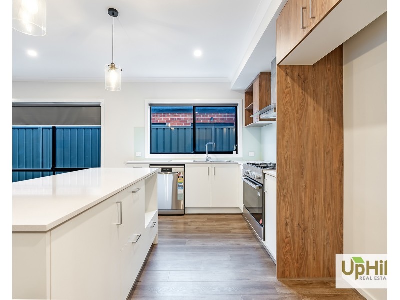 31 Thulian Street, Clyde North VIC 3978