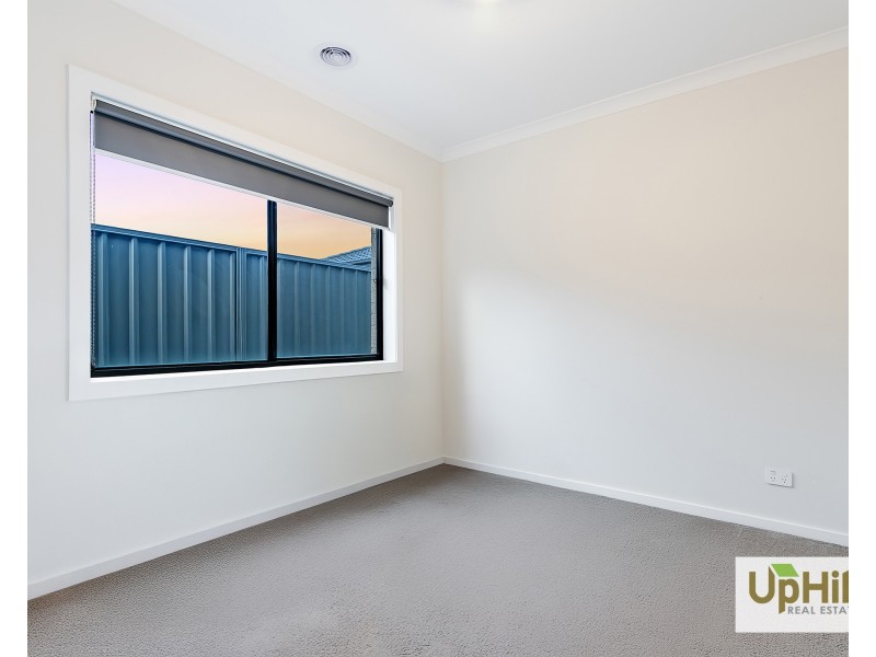 31 Thulian Street, Clyde North VIC 3978