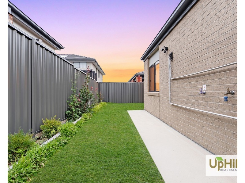 31 Thulian Street, Clyde North VIC 3978