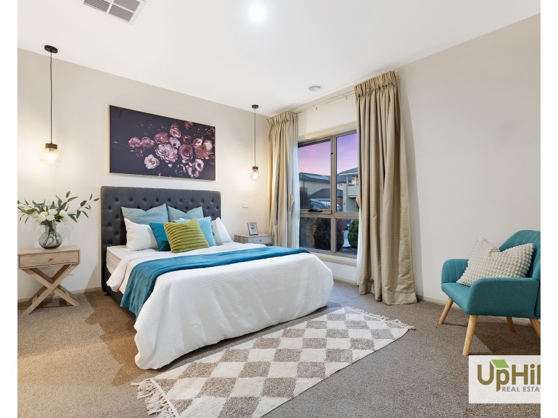 14 Speargrass Close, Clyde North VIC 3978