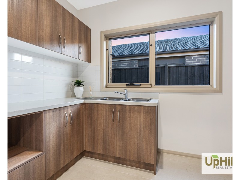 14 Speargrass Close, Clyde North VIC 3978