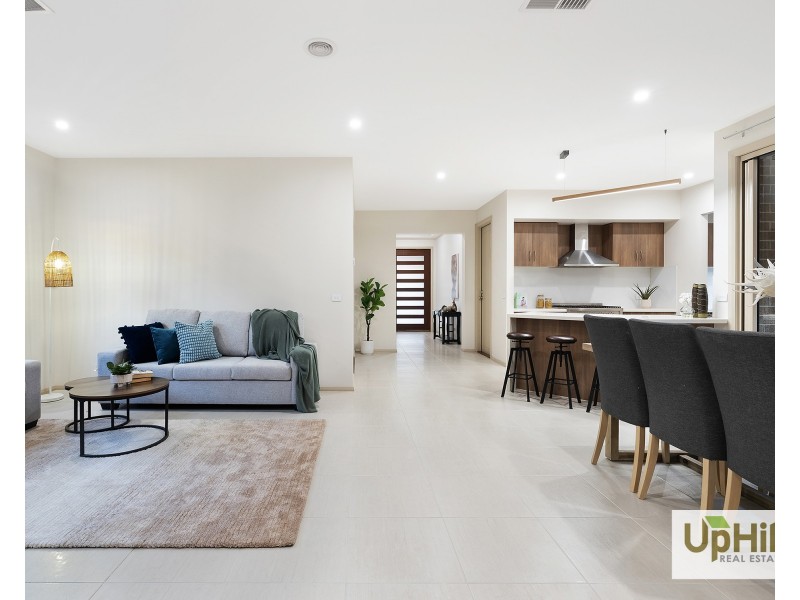 14 Speargrass Close, Clyde North VIC 3978