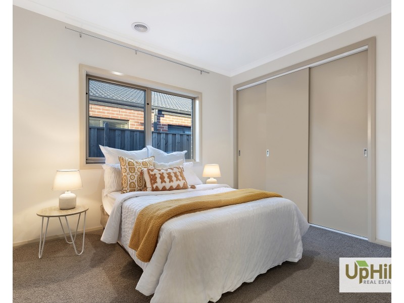 14 Speargrass Close, Clyde North VIC 3978