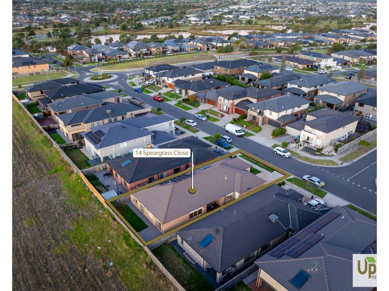 14 Speargrass Close, Clyde North VIC 3978